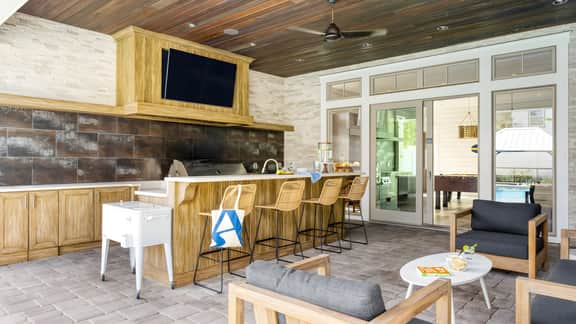 Monarch by AvantStay | Stunning Estate 1 Block to Beach, Swim Up Bar, Hot Tub, & Rooftop Views