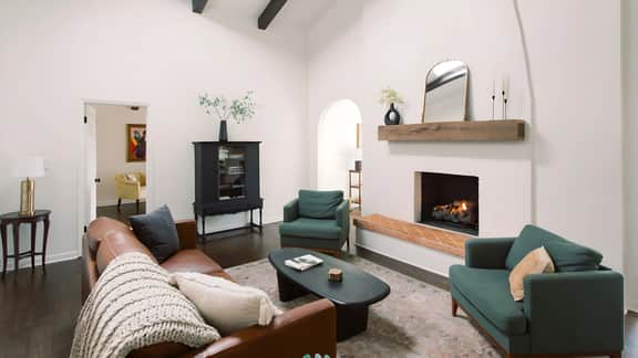 Hummingbird Home by AvantStay | Lakefront Cove Retreat • Private Dock + Hot Tub + Sauna