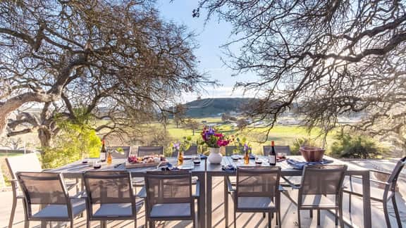 Cathedral by AvantStay | Charming Secluded Estate w/ Sauna, Pool Table & Views of the Rolling Hills