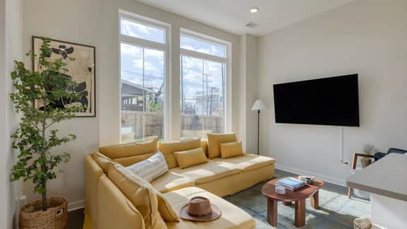 Sleeps 16 | 2 Modern Townhomes, Minutes to Broadway | Lischey & 98 Degrees by AvantStay