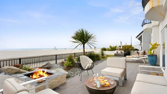 Shoreline by AvantStay | Mission Beachfront Retreat • Hot Tub + Fire Pit + Ocean Views