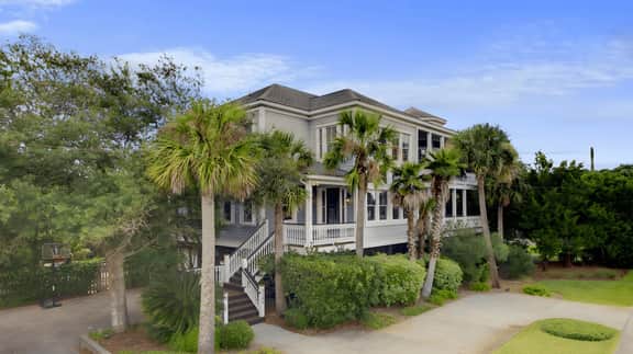 2701 Palm Boulevard by AvantStay | Pool + Spa + Putting Green + Arcade + Game Room | Walk to Beach