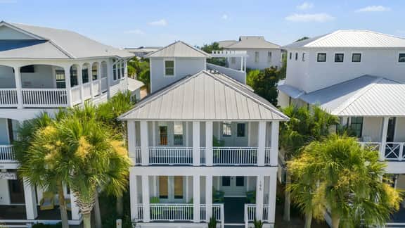 Good Day Sunshine by AvantStay | Sleeps 16, Pool + Private Beach Access