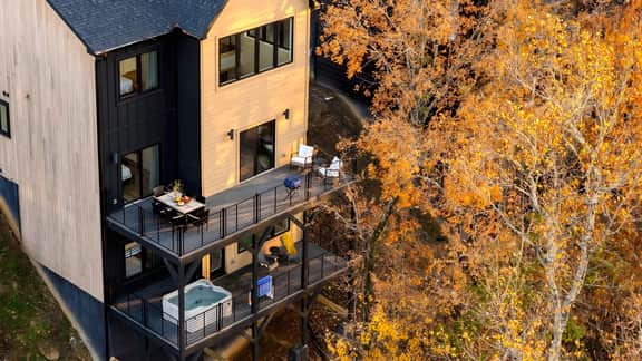 Indoor Pool, Hot Tub & Vols Spirit with Sweeping Mountain Views | Smokey's Den by AvantStay