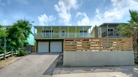 Sun Beach by AvantStay | Private Pool, Near Beach