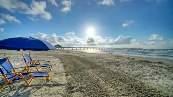 Barking Shark by AvantStay | Coastal Home • Private Pool, Beach Access, Game Room