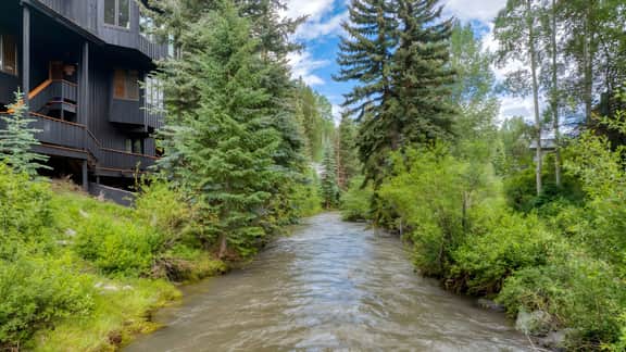 Manitou River House 113 by AvantStay | A+ Location