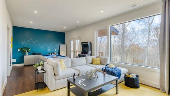 Dark Horse by AvantStay Secluded 5BDR w/ Hot Tub, Game Room, Deck Forest Views