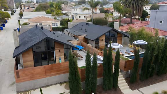3 Blocks to Beach, Private Pool, Rooftop Patio | Hamilton I & II by AvantStay