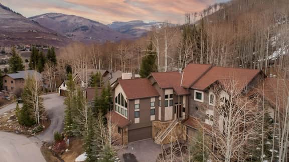 Highline by AvantStay | Breathtaking Mountain Home w/ Hot Tub & Views