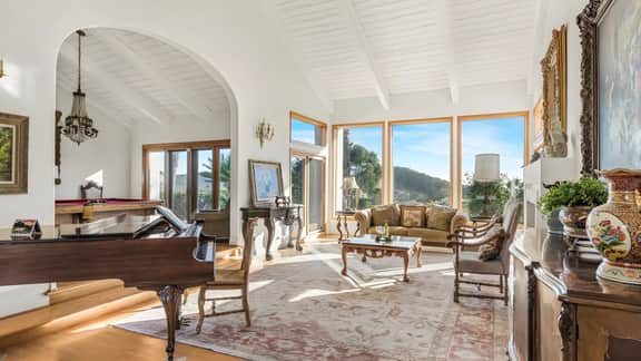 The Tennis Ranch by AvantStay | Resort-Style Estate • Pool + Game Room + Tennis Court Near Wineries