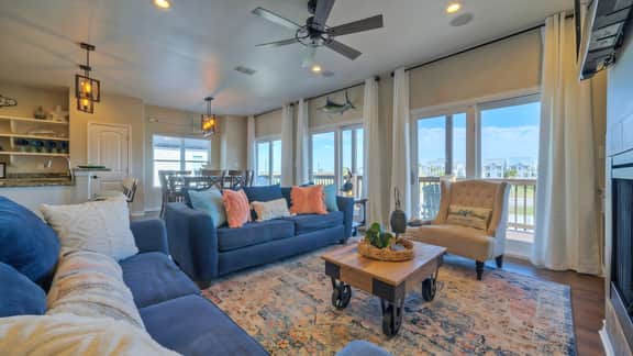 Boots & Beaches | AvantStay | Golf Cart Access, Brd Walk