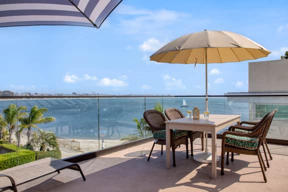 Catamaran by AvantStay | 50ft to Beach + Views