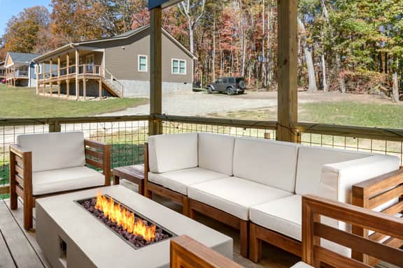 10 Mins to Downtown • Deck w/ Fire Pit • Modern Haven | Bradford by AvantStay