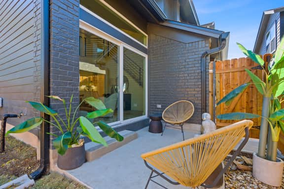 Wagon Wheel by AvantStay | Short Drive to Downtown