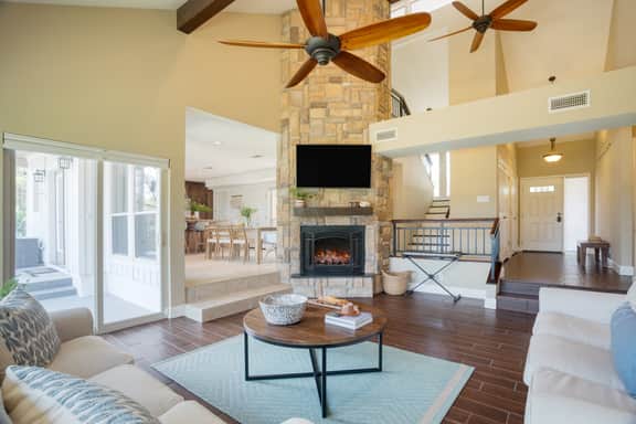 Travis by AvantStay | Waterfront Lake Retreat