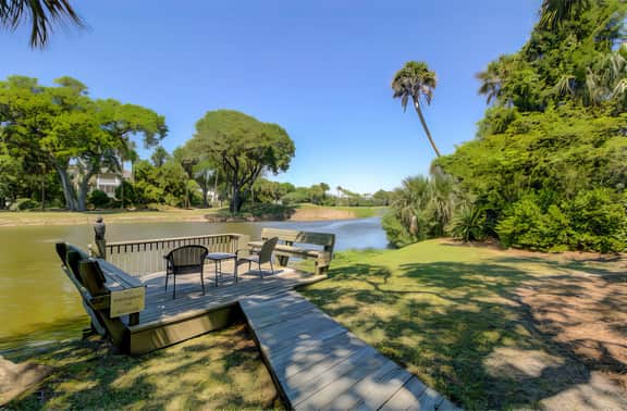 19 Oyster Row by AvantStay | Lakefront Home w/ Golf Course Views