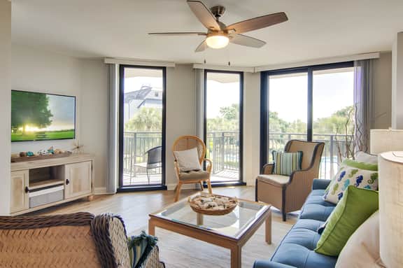 208 B Shipwatch by AvantStay | Ocean Views | Close to Beach | Community Pool!