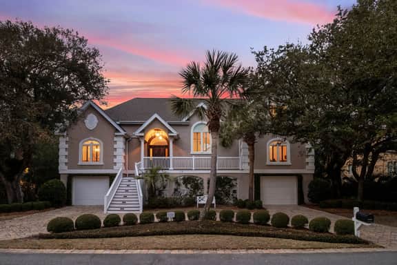 28 Beachwood West by AvantStay | Close to Beach, Multiple Decks & Private Pool!