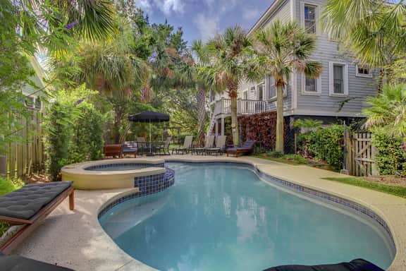 2701 Palm Boulevard by AvantStay | Pool + Spa + Putting Green + Arcade + Game Room | Walk to Beach