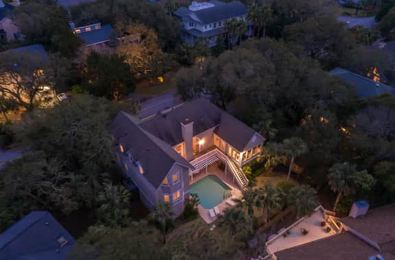 28 Beachwood West by AvantStay | Close to Beach, Multiple Decks & Private Pool!
