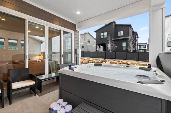 Poppy Peak by AvantStay | Hot Tub + Game Room | Near Skiing + Trails | Spacious Park City Escape