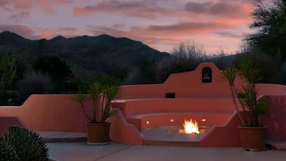 The Pond Estate by AvantStay | Maximalist Designer Compound w/ 2 Casitas, Indoor + Outdoor Pools, Tennis Court, & Gorgeous Mountain Views | 12k sqft