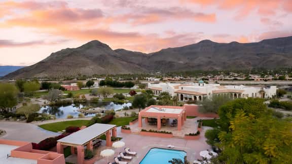 The Pond Estate by AvantStay | Maximalist Designer Compound w/ 2 Casitas, Indoor + Outdoor Pools, Tennis Court, & Gorgeous Mountain Views | 12k sqft