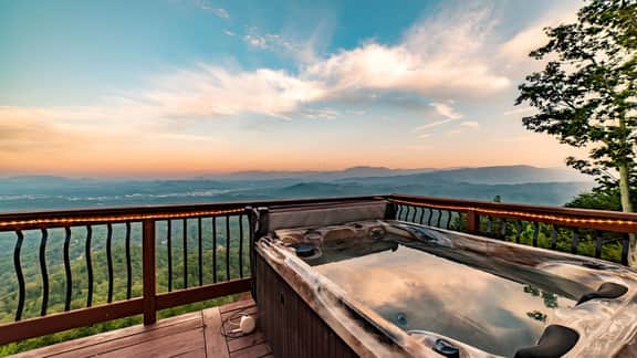 Panorama by AvantStay Unparalleled Views, Deck w/ HotTub, Game Room Pool Table