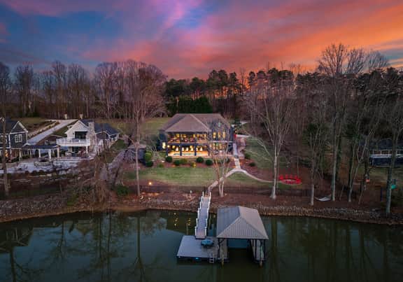 Luxury Lakefront Stay | Private Dock, Indoor/Outdoor Pool | The Retreat