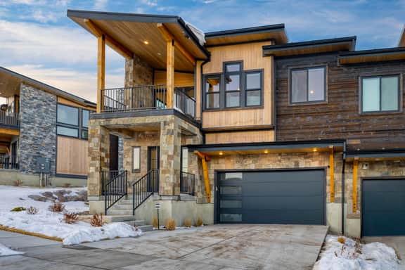 Free Shuttle to Deer Valley East Ski Lift • Hot Tub + Game Room | Ski La Vie