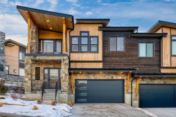 Free Shuttle to Deer Valley East Ski Lift • Hot Tub + Game Room | Ski La Vie
