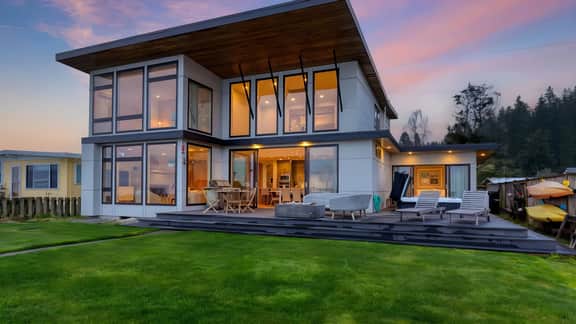 Chic Whidbey Island Waterfront Home w/ Hot Tub, Firepits + Views