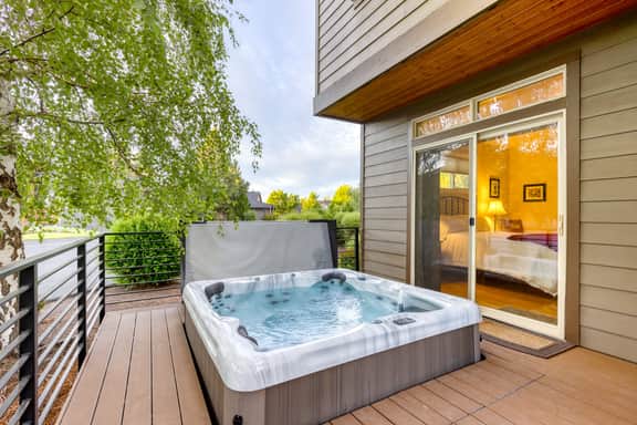 Deck + Hot Tub | Community Golf Course | Forest Ridge Loop