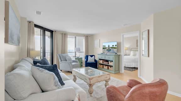 411 Summerhouse by AvantStay | Ocean-View Condo + Pool Access + Golf + Trails in Wild Dunes