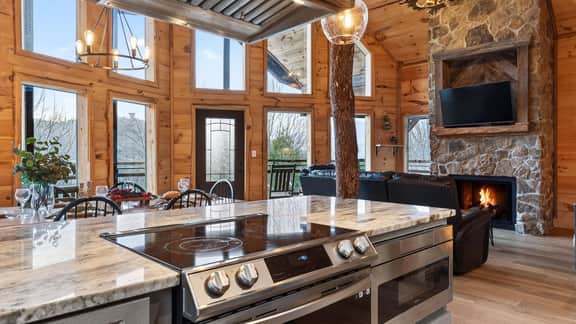 Aspen Lodge by AvantStay | Indoor Pool + Hot Tub + Sauna + Game Room + Mountain Views