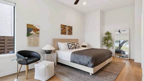 Oak Haus by AvantStay | Perfect for Groups | Modern Design + Outdoor Patio | Near SoCo + Lady Bird + Zilker