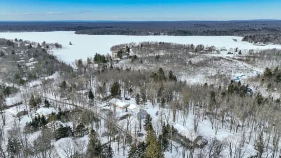 Stillwater by AvantStay | Hot Tub + Theater + Game Room | Firepit + BBQ | Near Lakes, Skiing & Hiking