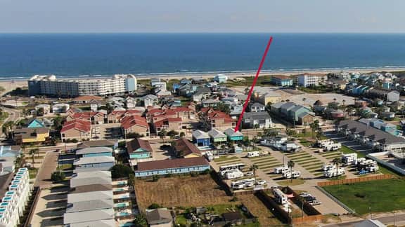 Tickle My Fansea by AvantStay | Mins to Shore + Private Pool + Lounge | Stylish Beach House