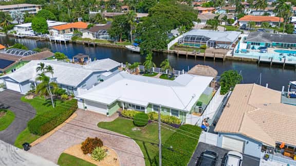Hummingbird Harbor by AvantStay | Pool + Game Room + Dock + Fire Pit + Outdoor Lounge | Near Beach + Las Olas