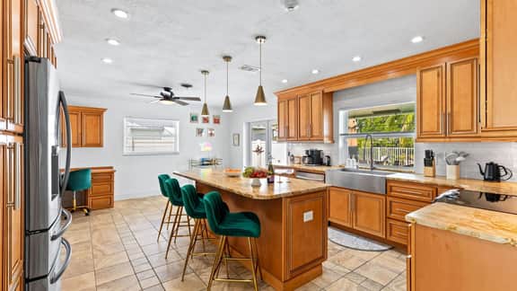 Hummingbird Harbor by AvantStay | Pool + Game Room + Dock + Fire Pit + Outdoor Lounge | Near Beach + Las Olas
