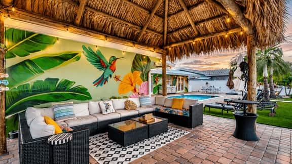 Hummingbird Harbor by AvantStay | Pool + Game Room + Dock + Fire Pit + Outdoor Lounge | Near Beach + Las Olas