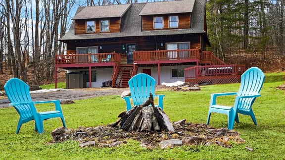 The Summit by AvantStay | Spacious Group Getaway • Firepit | Near Hunter Mountain Skiing + Hiking