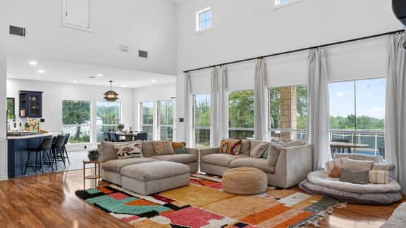 Bonham Retreat by AvantStay | Non-Toxic Wellness Home + Recording & Podcast Studios + Infrared Sauna | Pool + Firepit | Hill Country