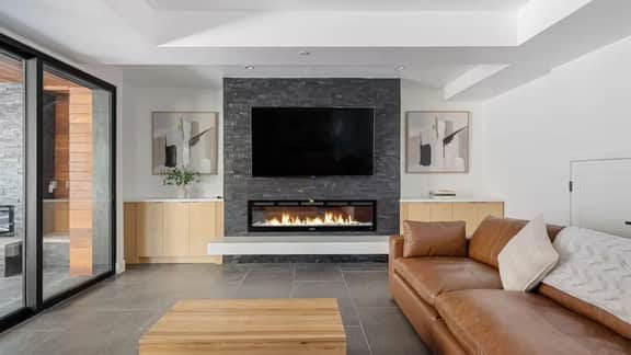 Evergreen Retreat by AvantStay | Outdoor Dining + Lounge | Forest Views | Mins to Skiing & The Village