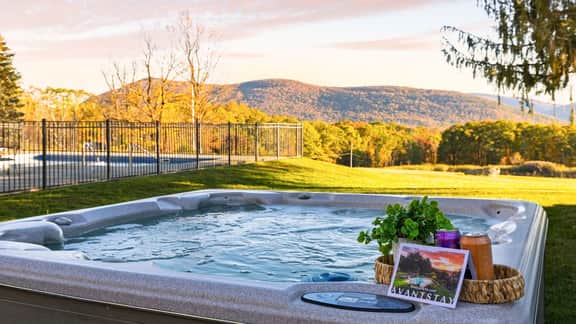 Mountainview Estate - Main House by AvantStay | Pool + Hot Tub + Canoe + Outdoor Dining + Game Room | Near Windham Mountain