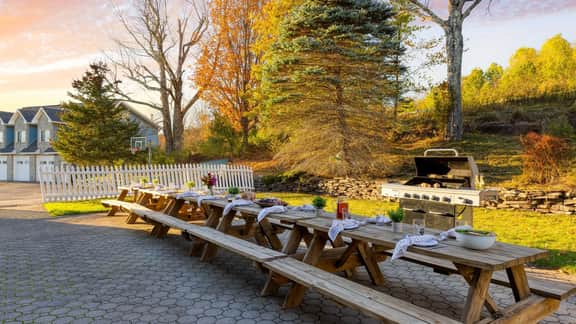 Mountainview Estate - Main House by AvantStay | Pool + Hot Tub + Canoe + Outdoor Dining + Game Room | Near Windham Mountain