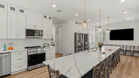 Grayton Dreams by AvantStay | Sleeps 32 | Group Retreat • Pool + Game Room + Golf Carts