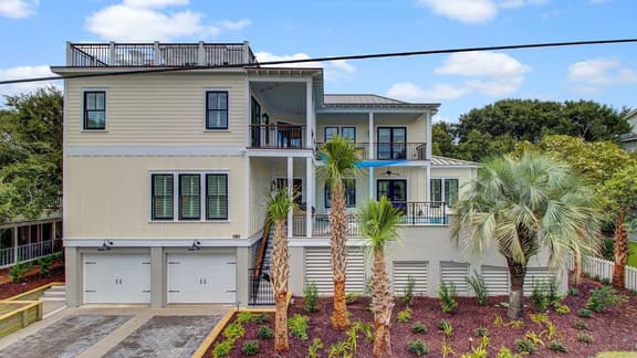 4 36th Avenue by AvantStay | Chef's Kitchen, Rooftop & Pool!