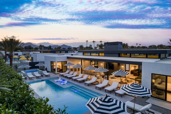 Polo Villa Aura | 2 Homes | Pickleball, Putting Green | Sleeps 32